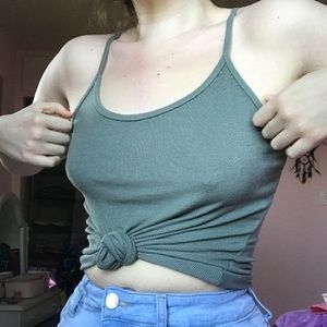 💘SOLD💘green tank